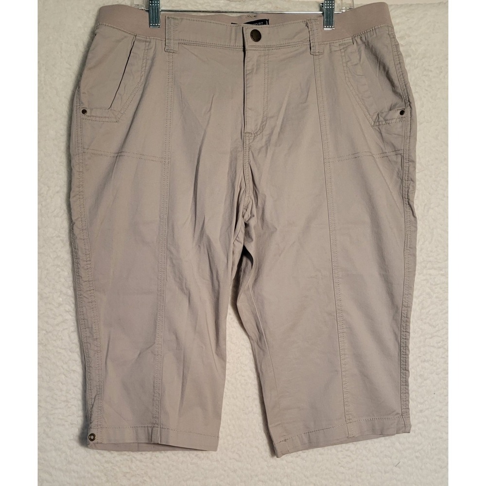 Lee Relaxed Fit 1889 Skimmer Size 16M Capris Beige NEW NWT 1802